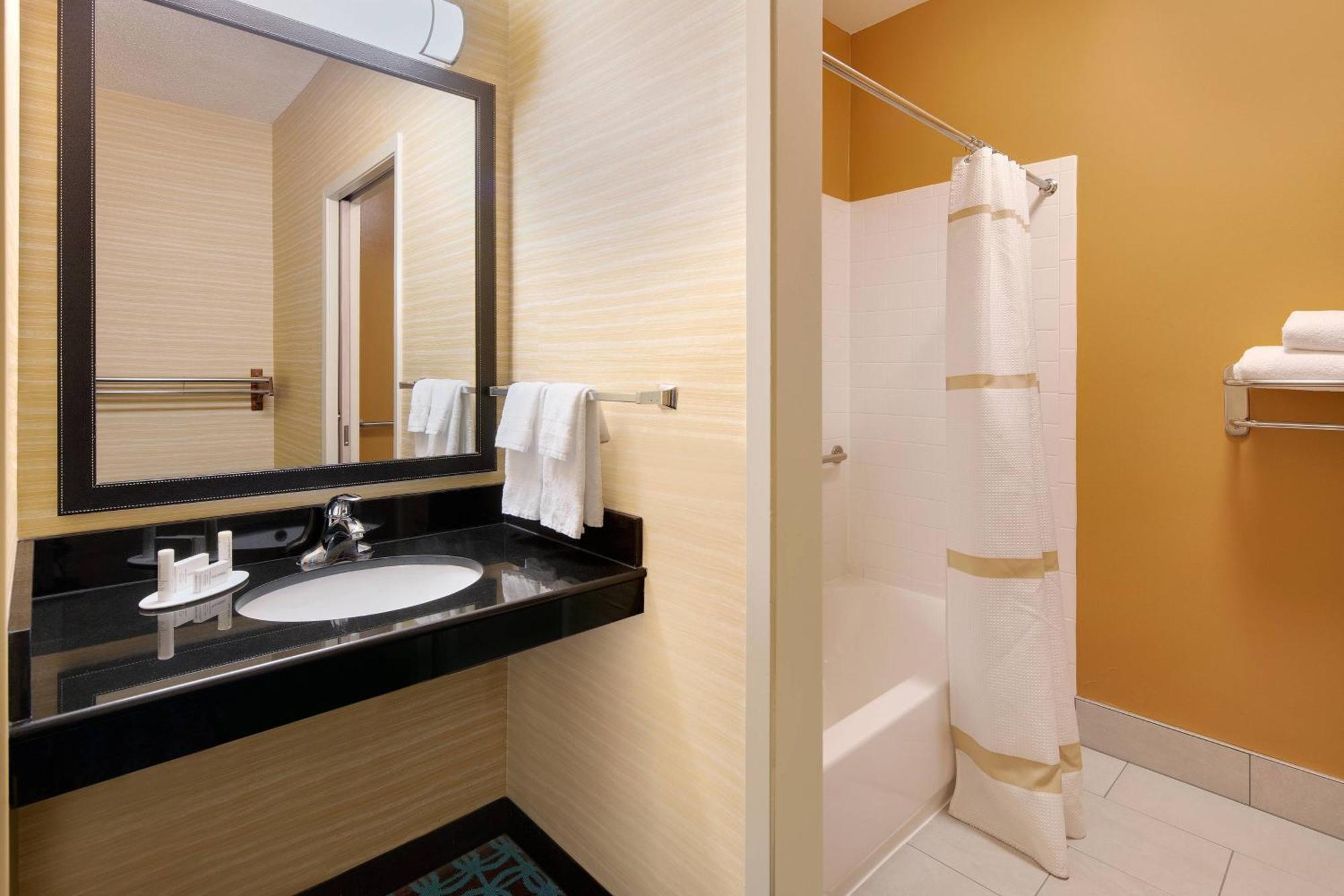 Fairfield Inn & Suites Austin University Area Exterior foto